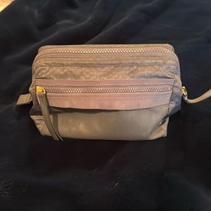 Women’s Lulu Lemon cosmetic kit